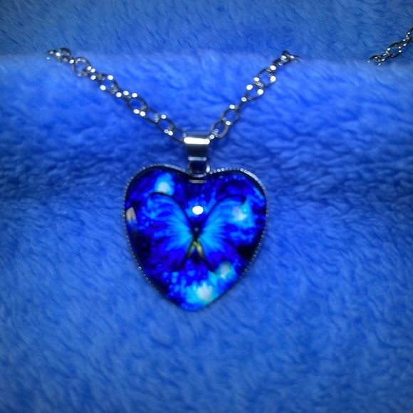 Heart Shaped Butterfly Necklace Pendant - Picture 3 of 7